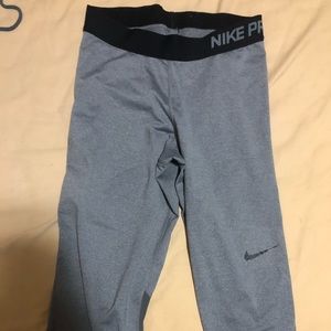 CROPPED NIKE PRO LEGGINGS